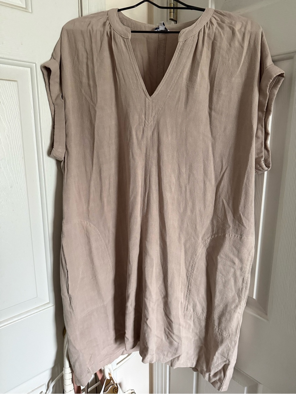 Splendid Taupe V-Neck Short Sleeve Tunic
